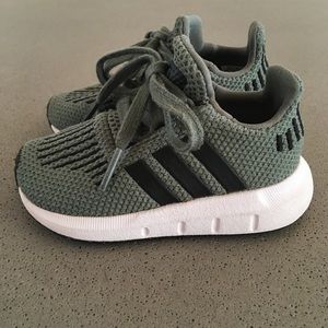 Adidas “swift run” toddler shoes
